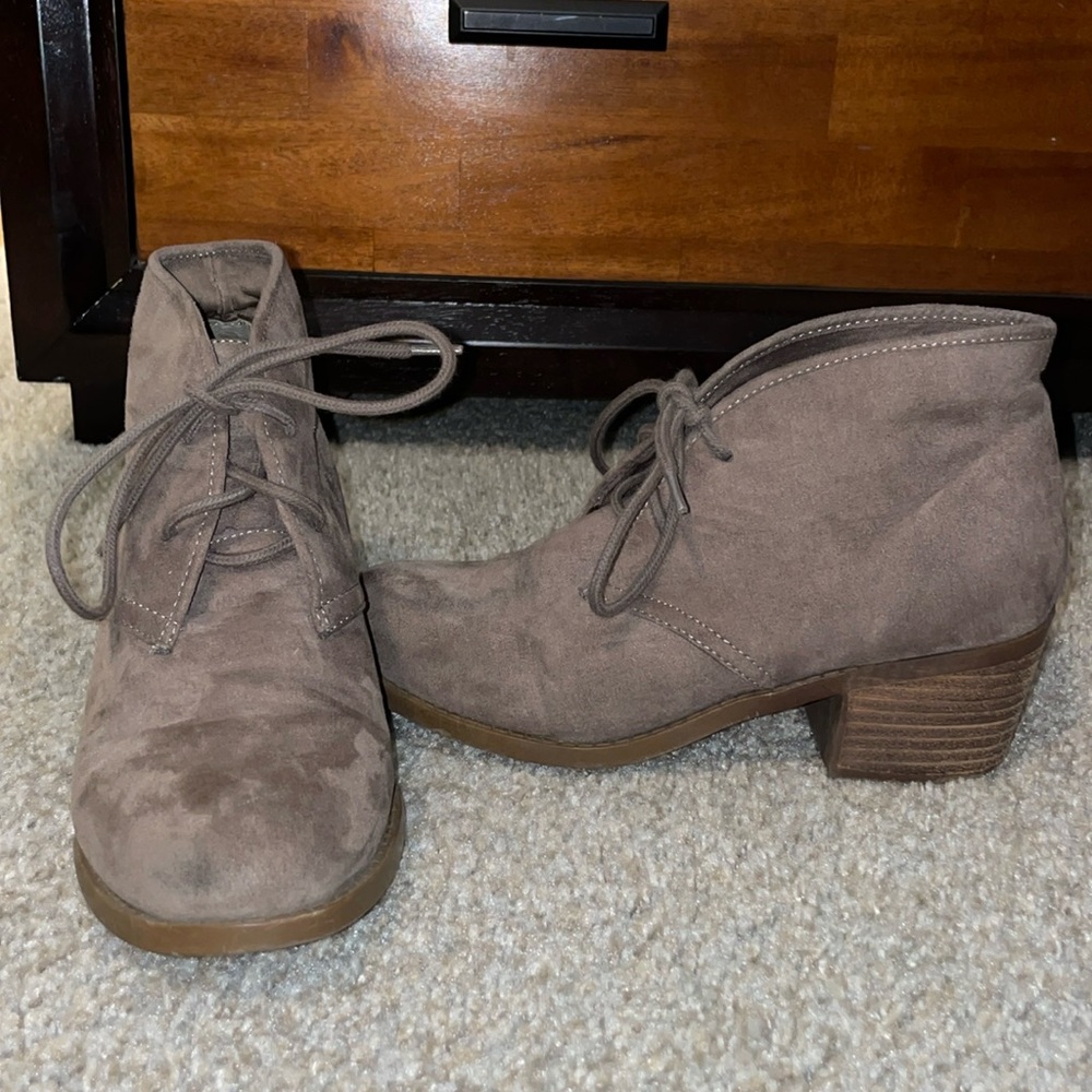low heel tan boot
